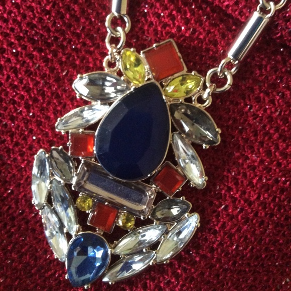 🍄HP🍄 BANANA REPUBLIC REGALIA NECKLACE & EARRINGS - Picture 3 of 5